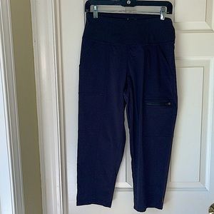 LUCY SMALL BLACK CARGO CROP PANT WITh POCKETS